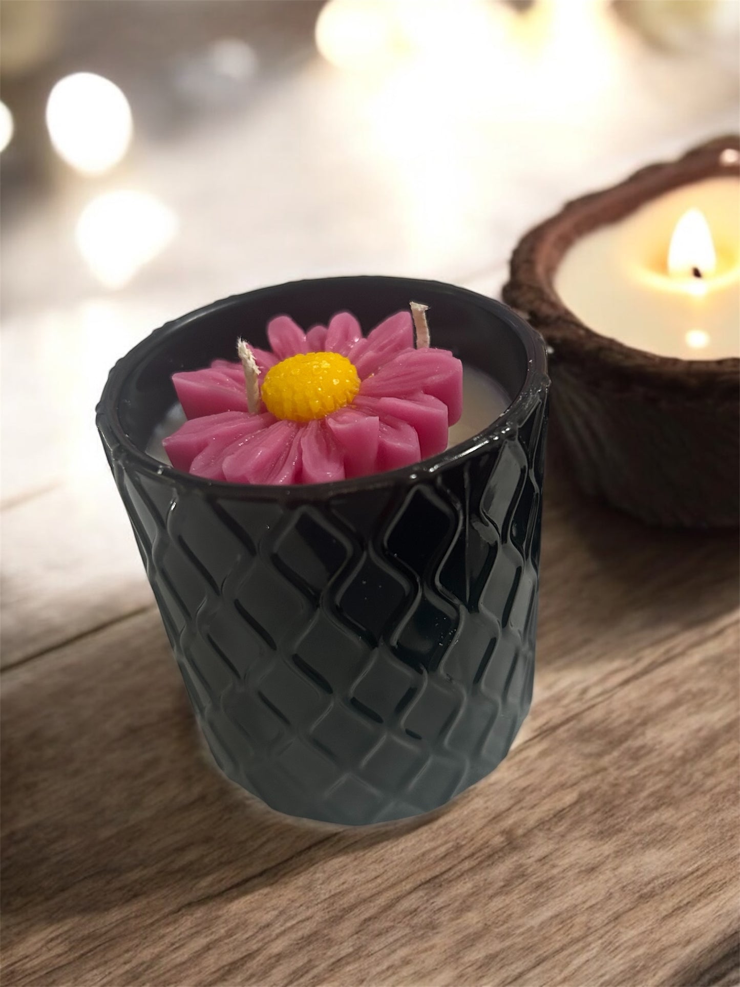 Glass Candle with Sculpted Floral Center – Handmade Decorative Jar Candle