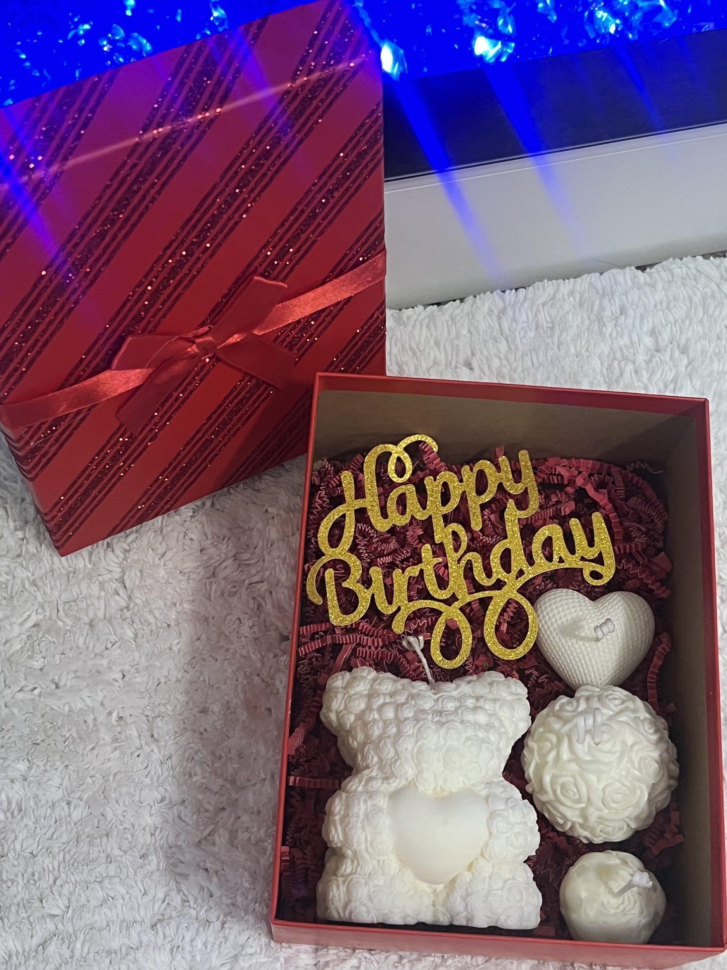 Sculpted Candle Gift Box – White Elegance Edition