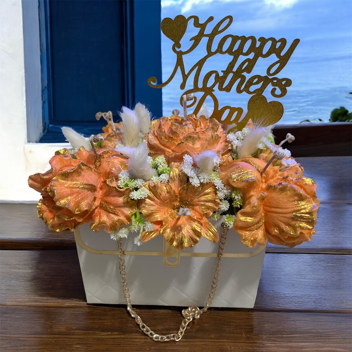 Golden Ember – Medium Sculpted Candle Arrangement